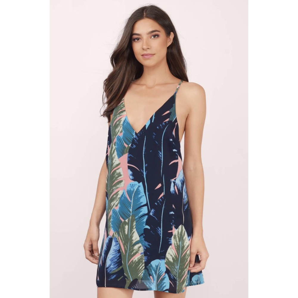 TOBI Nyla Plunging Shift Dress - Navy Leaf Print